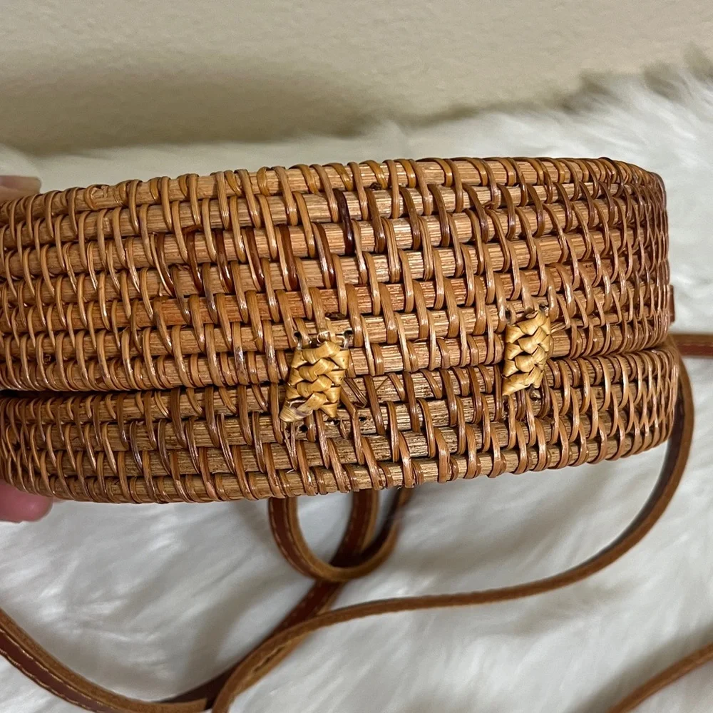 Round Woven Tan Tropical Vacation Crossbody Bag - Picture 5 of 8